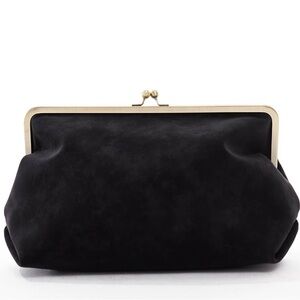 OVERSIZED CLUTCH IN BLACK